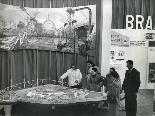 Fiera di Milano - Campionaria 1953 - Palazzo delle nazioni - Mostra ufficiale del Brasile