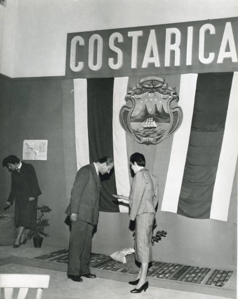 Fiera di Milano - Campionaria 1953 - Palazzo delle nazioni - Mostra ufficiale del Costarica