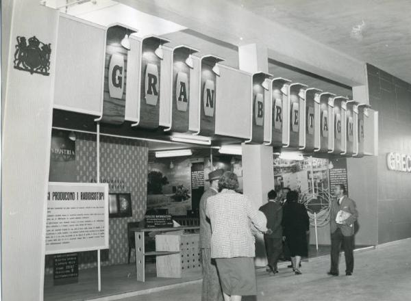 Fiera di Milano - Campionaria 1953 - Palazzo delle nazioni - Mostra ufficiale della Gran Bretagna