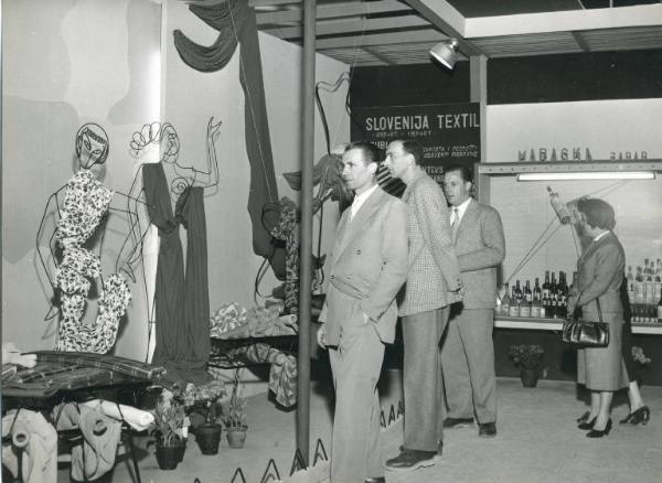 Fiera di Milano - Campionaria 1953 - Palazzo delle nazioni - Mostra ufficiale della Jugoslavia