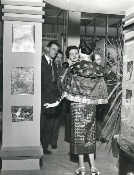 Fiera di Milano - Campionaria 1953 - Palazzo delle nazioni - Mostra ufficiale del Laos