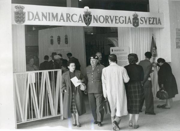 Fiera di Milano - Campionaria 1953 - Palazzo delle nazioni - Mostra ufficiale della Danimarca, Norvegia e Svezia