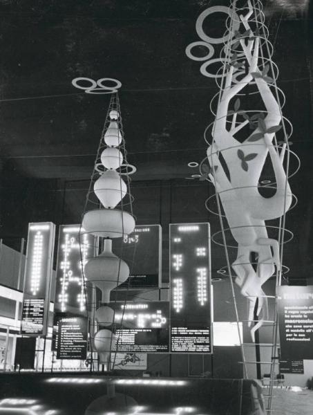 Fiera di Milano - Campionaria 1953 - Padiglione del Gruppo Montecatini - Sala della chimica