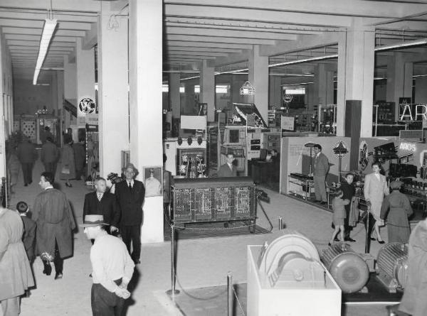 Fiera di Milano - Campionaria 1953 - Padiglione dell'elettrotecnica - Interno