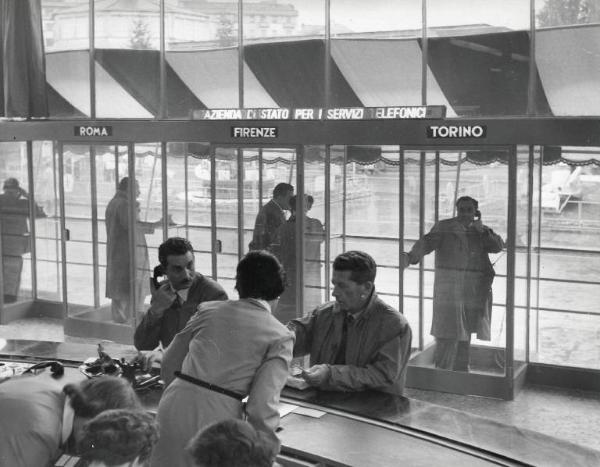 Fiera di Milano - Campionaria 1953 - Padiglione delle PTT (Poste telefoni telegrafi) - Interno