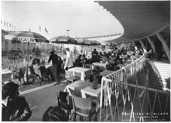 Fiera di Milano - Campionaria 1953 - Palazzo emicliclico in piazza Italia - Ristorante