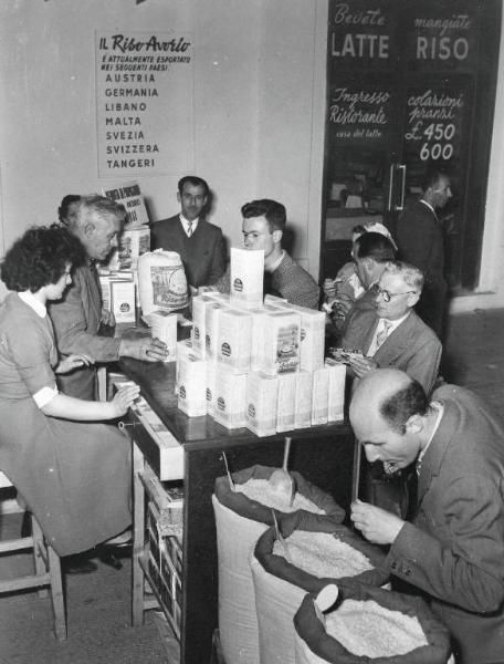 Fiera di Milano - Campionaria 1953 - Casa del latte - Stand del riso Avorio