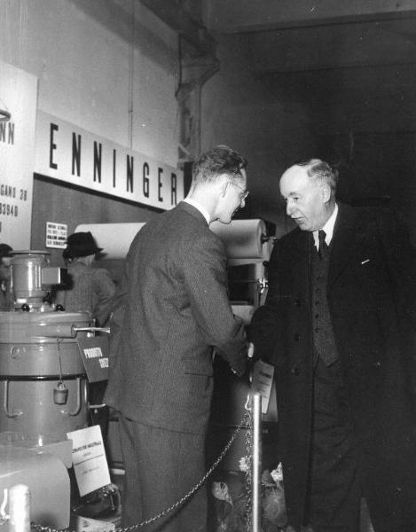 Fiera di Milano - Campionaria 1954 - Visita del ministro svizzero del commercio Jean Hotz