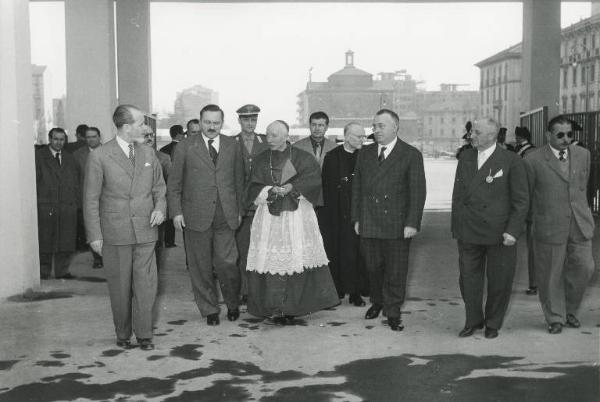 Fiera di Milano - Campionaria 1954 - Visita del cardinale Alfredo Ildefonso Schuster