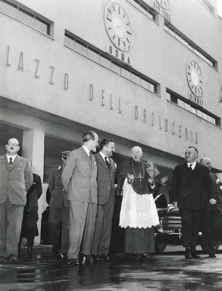 Fiera di Milano - Campionaria 1954 - Visita del cardinale Alfredo Ildefonso Schuster