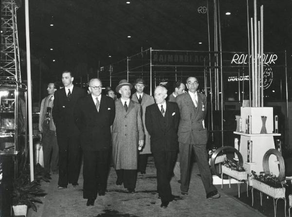 Fiera di Milano - Campionaria 1954 - Visita dell'ambasciatore dell'Unione sovietica Alessandro Efremovic Bogomolov e dei rappresentanti dei paesi satelliti