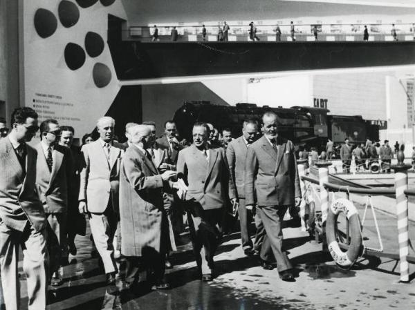 Fiera di Milano - Campionaria 1954 - Visita dell'onorevole Palmiro Togliatti