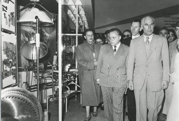 Fiera di Milano - Campionaria 1954 - Visita dell'onorevole Palmiro Togliatti