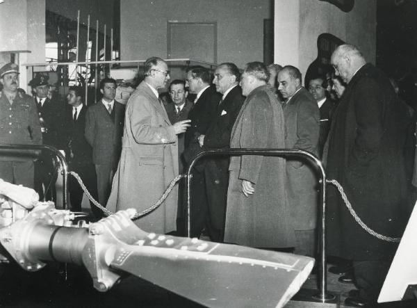 Fiera di Milano - Campionaria 1954 - Visita del presidente del Senato Cesare Merzagora