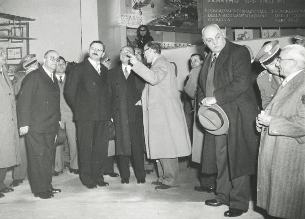 Fiera di Milano - Campionaria 1954 - Visita del presidente del Senato Cesare Merzagora