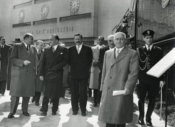 Fiera di Milano - Campionaria 1954 - Visita del presidente del Senato Cesare Merzagora