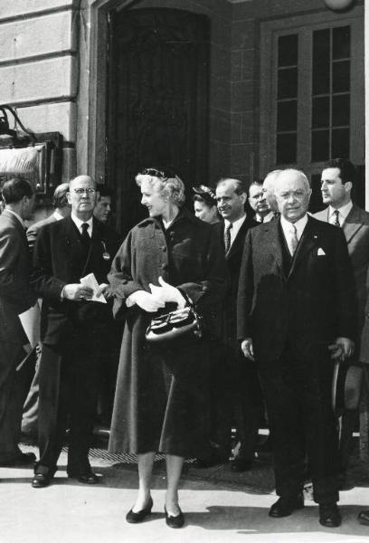 Fiera di Milano - Campionaria 1954 - Visita dell'ambasciatrice degli Stati Uniti Clare Boothe Luce