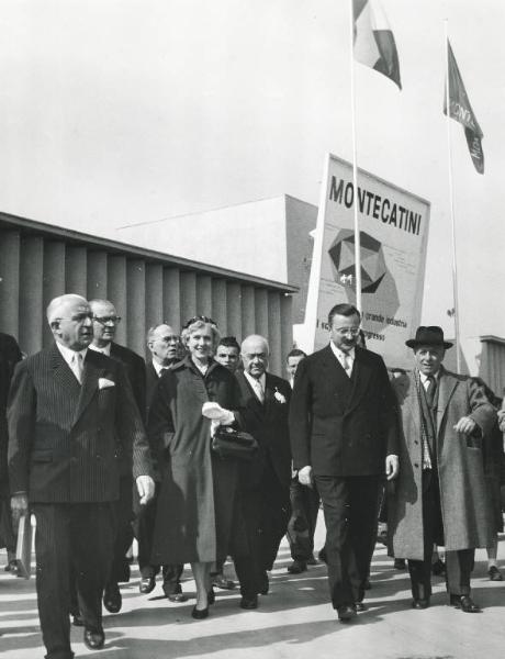 Fiera di Milano - Campionaria 1954 - Visita dell'ambasciatrice degli Stati Uniti Clare Boothe Luce