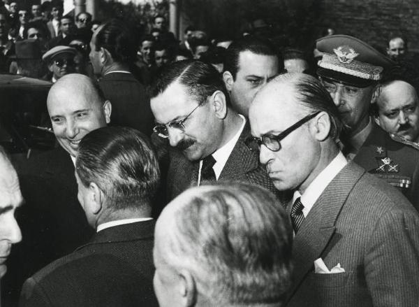 Fiera di Milano - Campionaria 1954 - Visita del presidente del Consiglio dei ministri Mario Scelba