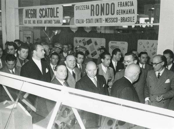 Fiera di Milano - Campionaria 1954 - Visita del presidente del Consiglio dei ministri Mario Scelba