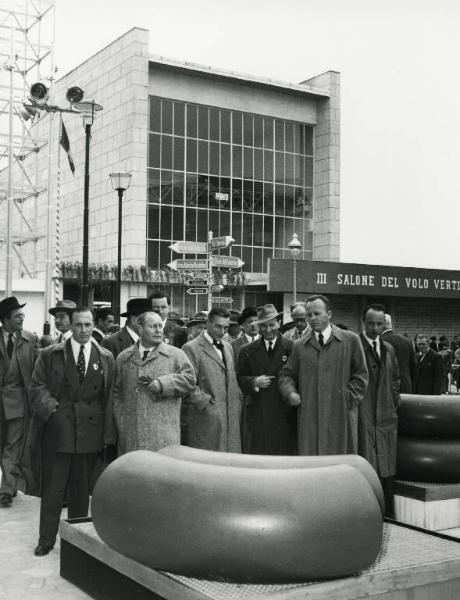 Fiera di Milano - Campionaria 1954 - Visita di giornalisti in occasione della Giornata della Stampa internazionale