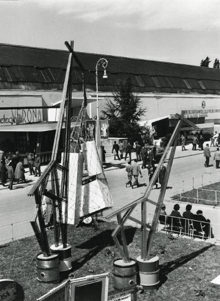 Fiera di Milano - Campionaria 1954 - Viale dell'industria