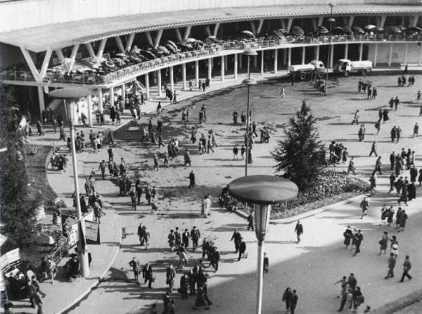 Fiera di Milano - Campionaria 1954 - Piazza Italia