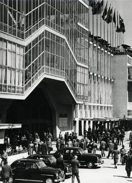 Fiera di Milano - Campionaria 1954 - Palazzo delle nazioni - Veduta esterna