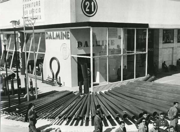 Fiera di Milano - Campionaria 1954 - Viale della siderurgia - Esposizione della Dalmine