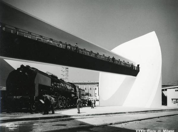 Fiera di Milano - Campionaria 1954 - Padiglione e area espositiva all'aperto della Breda