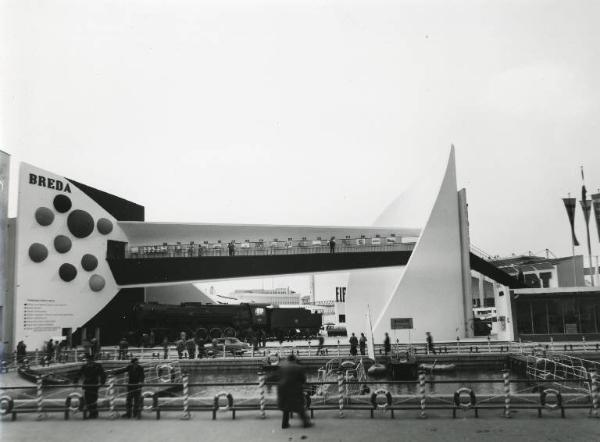 Fiera di Milano - Campionaria 1954 - Padiglione e area espositiva all'aperto della Breda