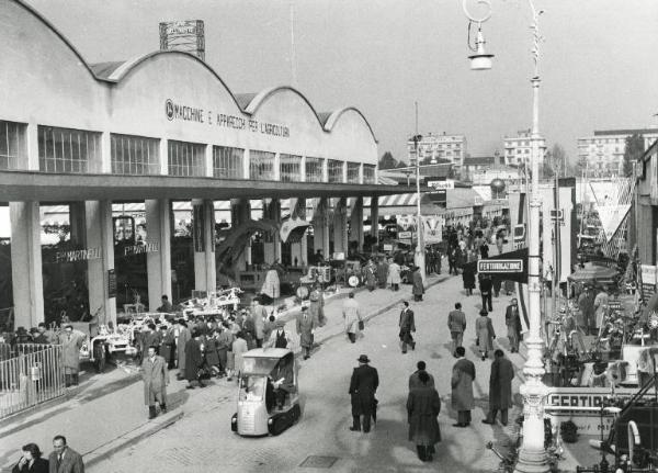 Fiera di Milano - Campionaria 1954 - Viale dell'agricoltura