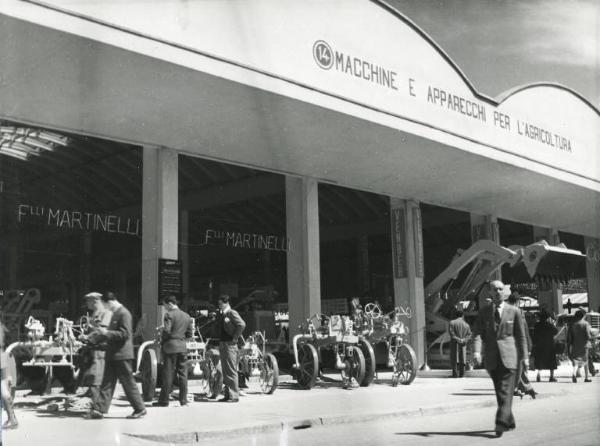 Fiera di Milano - Campionaria 1954 - Tettoia delle macchine e apparecchi per l'agricoltura