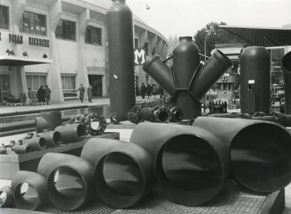 Fiera di Milano - Campionaria 1954 - Viale della siderurgia - Esposizione della Dalmine