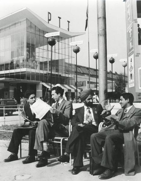 Fiera di Milano - Campionaria 1954 - Visitatori stranieri