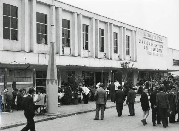 Fiera di Milano - Campionaria 1954 - Ristorante "Al cancello d'oro"