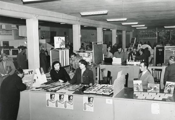 Fiera di Milano - Campionaria 1954 - Salone dell'artigianato e delle piccole invenzioni