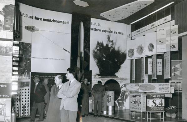 Fiera di Milano - Campionaria 1954 - Padiglione del Gruppo BPD (Bombrini Parodi Delfino) - Sala interna