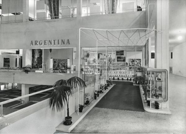 Fiera di Milano - Campionaria 1954 - Palazzo delle nazioni - Mostra ufficiale dell'Argentina