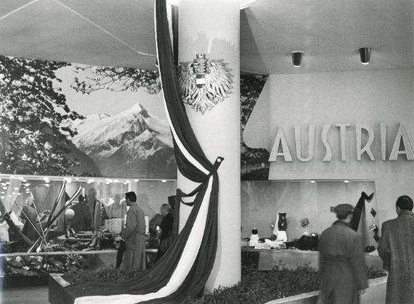 Fiera di Milano - Campionaria 1954 - Palazzo delle nazioni - Mostra ufficiale dell'Austria