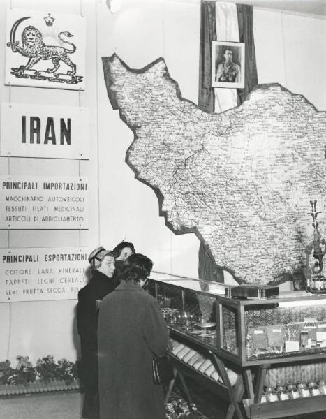 Fiera di Milano - Campionaria 1954 - Palazzo delle nazioni - Mostra ufficiale dell'Iran