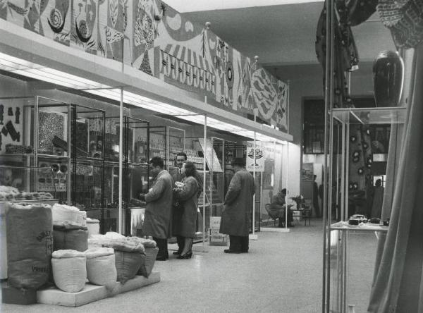 Fiera di Milano - Campionaria 1954 - Palazzo delle nazioni - Mostra ufficiale della Polonia