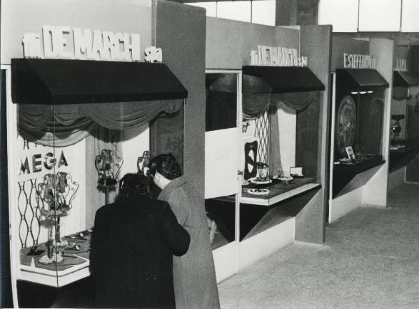 Fiera di Milano - Campionaria 1954 - Padiglione dell'orologeria - Stand della ditta F.lli De Marchi