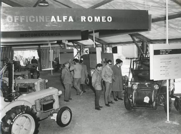 Fiera di Milano - Campionaria 1954 - Zona De Finetti - Tettoia della meccanica agricola