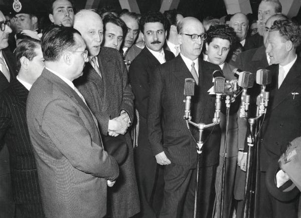 Fiera di Milano - Campionaria 1955 - Visita del presidente della Repubblica Luigi Einaudi in occasione della inaugurazione