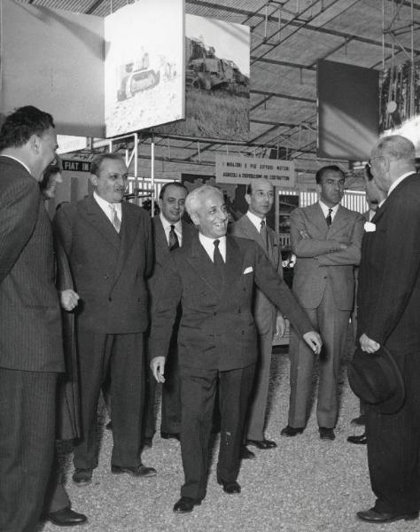 Fiera di Milano - Campionaria 1955 - Visita del presidente della Fiat Vittorio Valletta