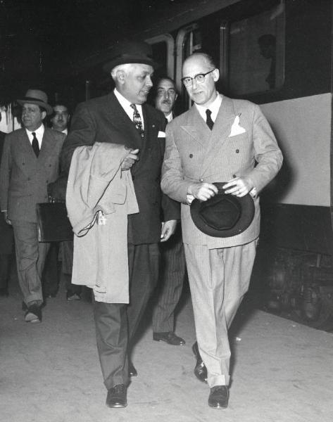 Fiera di Milano - Campionaria 1955 - Visita del ministro della Repubblica dominicana Enrique de Marchena