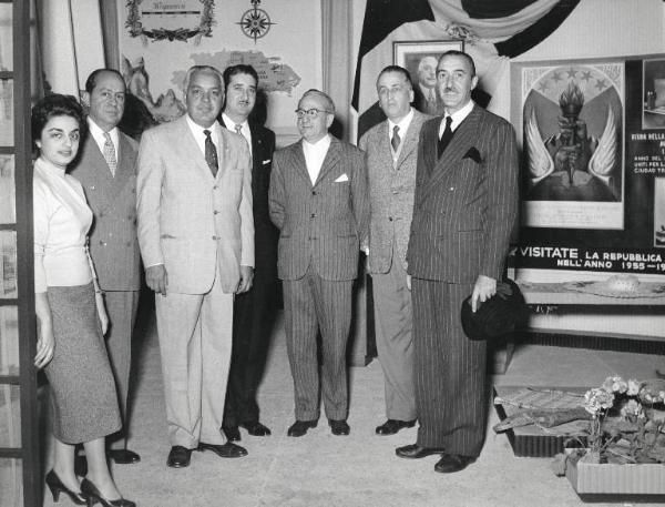 Fiera di Milano - Campionaria 1955 - Visita del ministro della Repubblica dominicana Enrique de Marchena