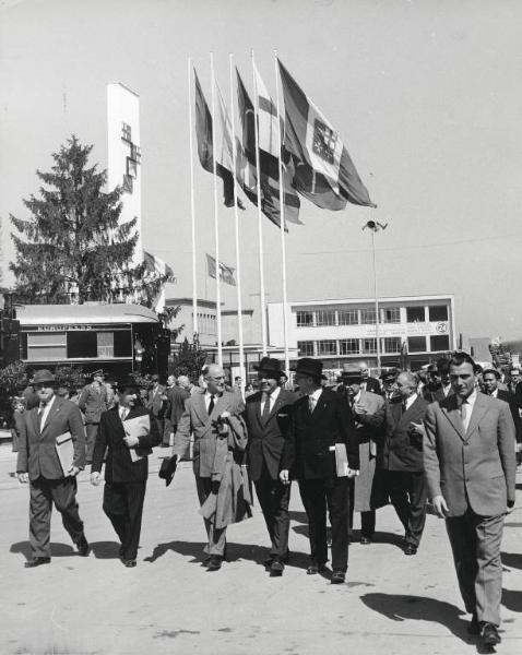 Fiera di Milano - Campionaria 1955 - Visita di diplomatici in occasione della Giornata delle nazioni