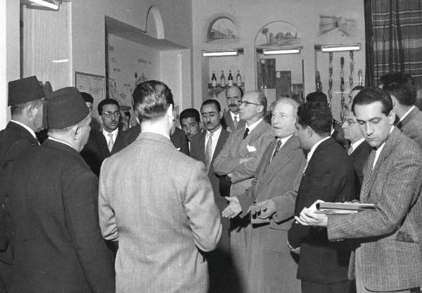 Fiera di Milano - Campionaria 1955 - Visita di personalità in occasione della Giornata della Libia